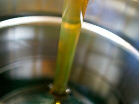 csm_oil-2_8bdca6b6df.jpg